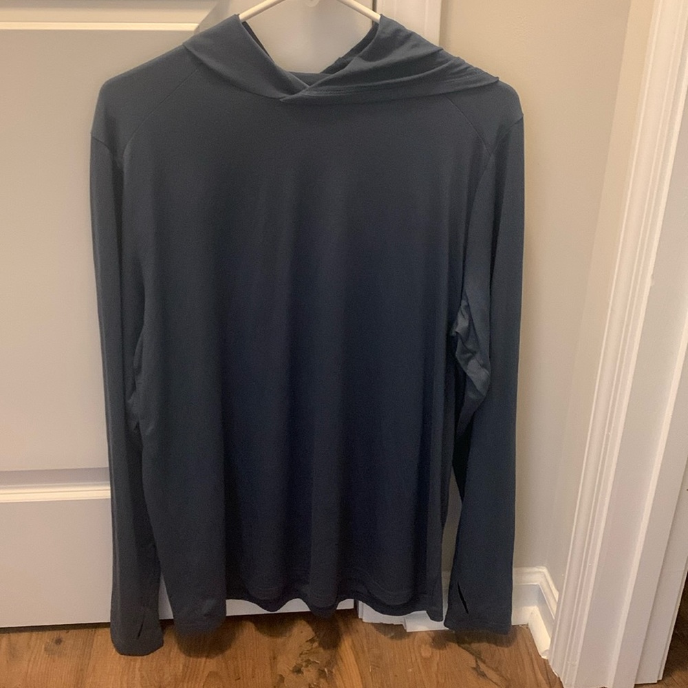 Free Fly lightweight hoodie.  Excellent condition. Like new.